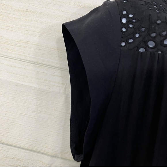 Daniel Rainn Black Crochet Eyelet Cap Sleeve Top - Picture 3 of 9